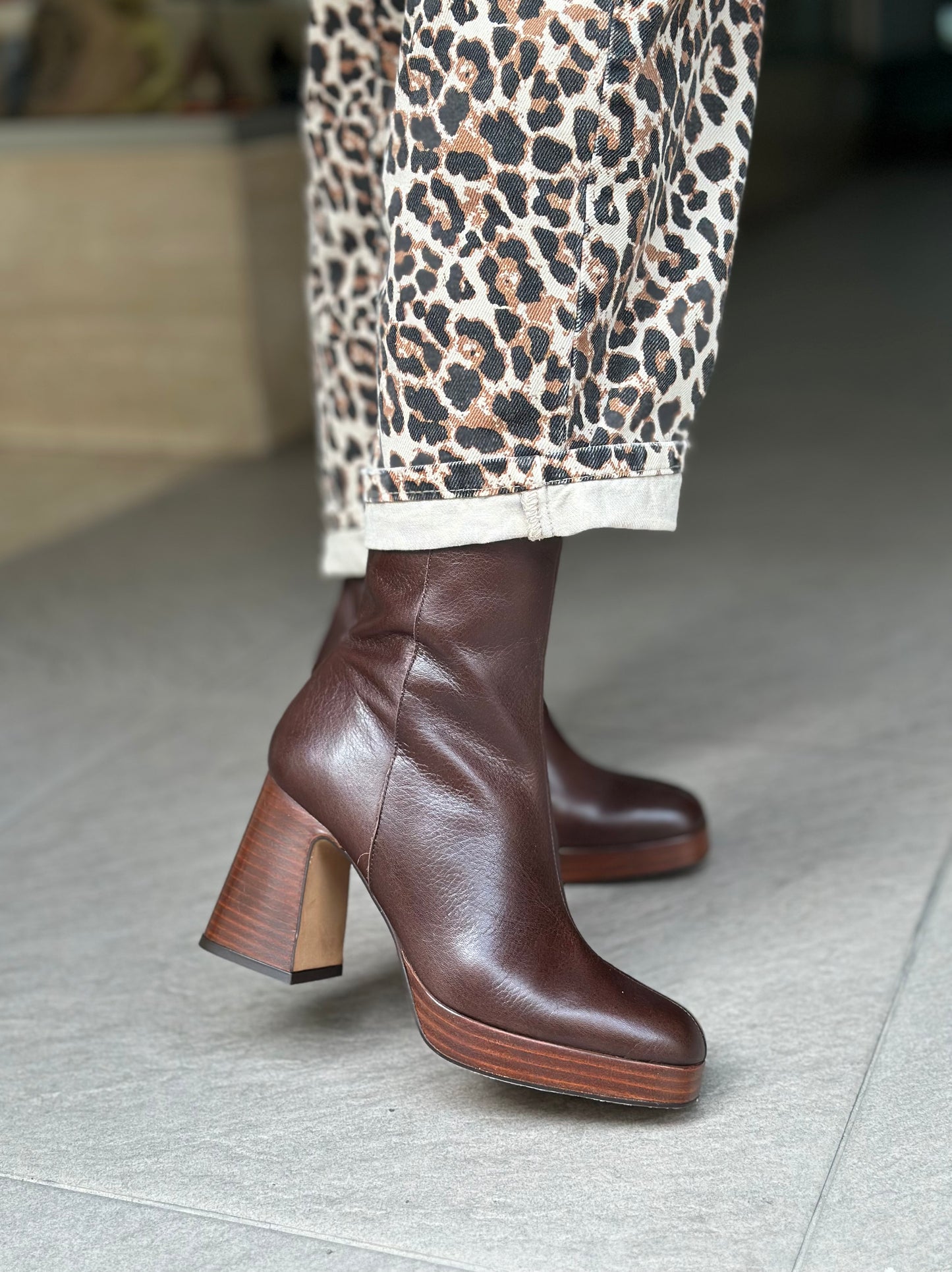 Bottines ANGEL ALARCON 25583-566B MARRON femme