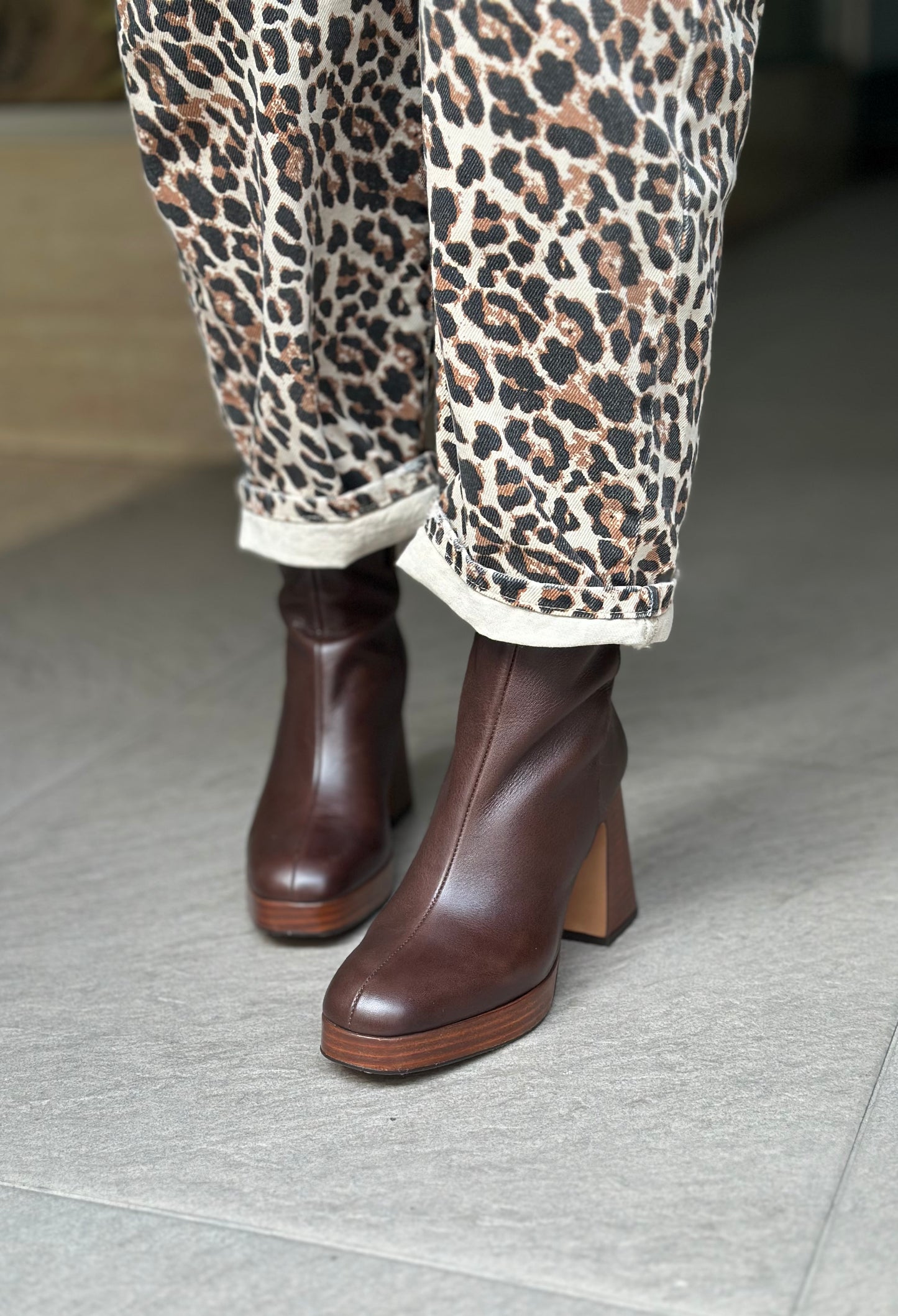 Bottines ANGEL ALARCON 25583-566B MARRON femme