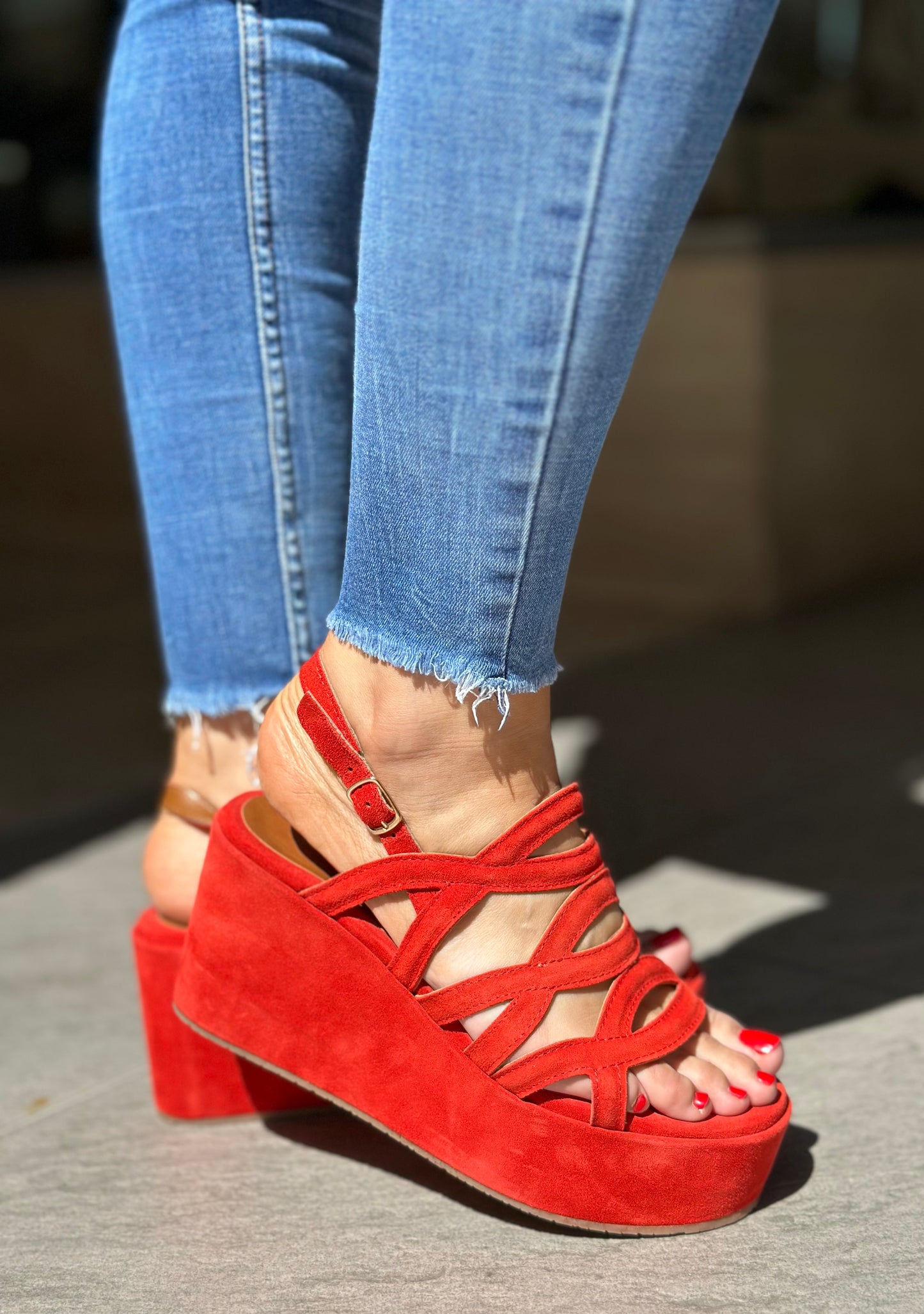 Nu-pieds compensés CAFE NOIR Rouge corail femme