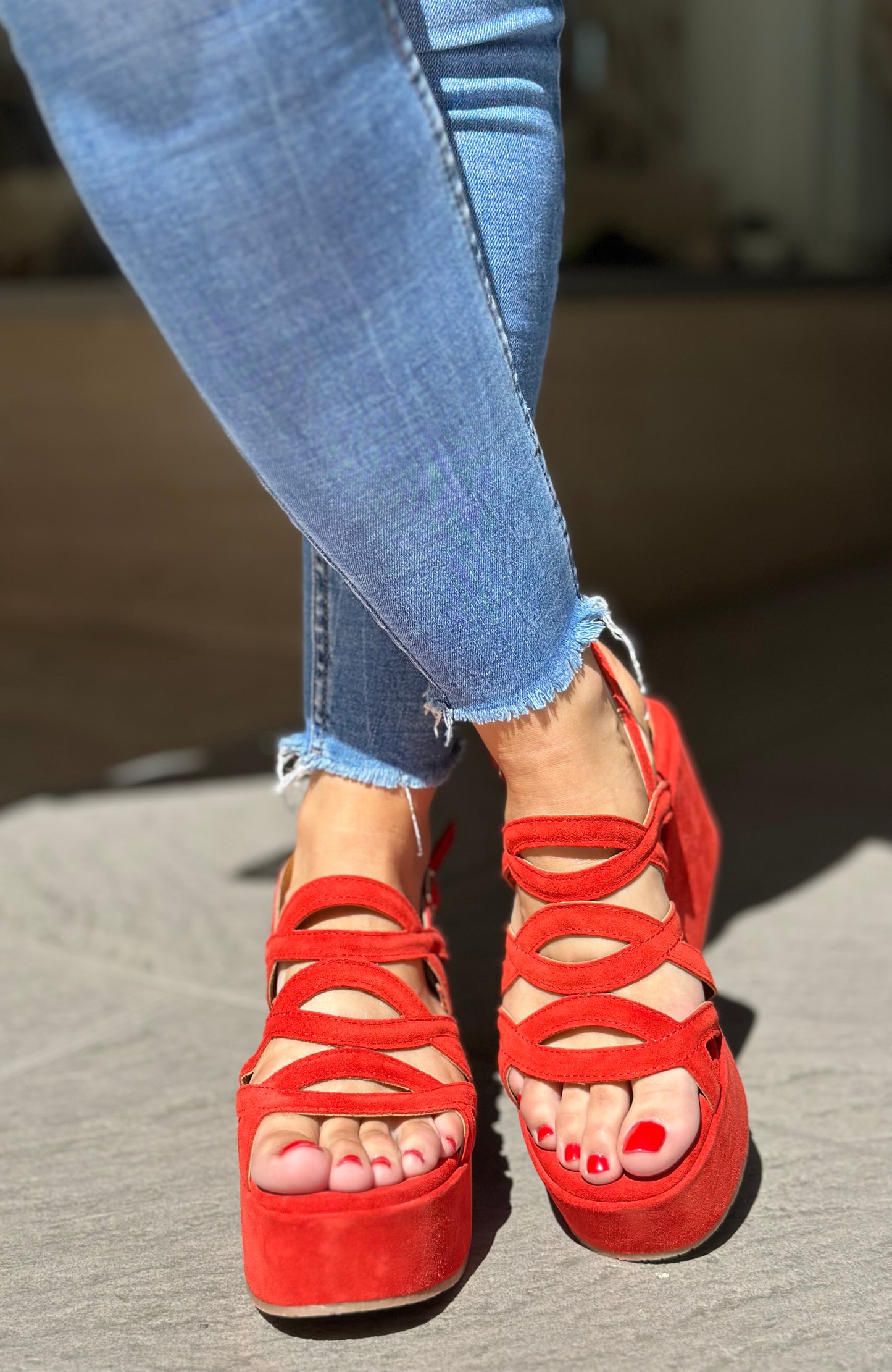 Nu-pieds compensés CAFE NOIR Rouge corail femme