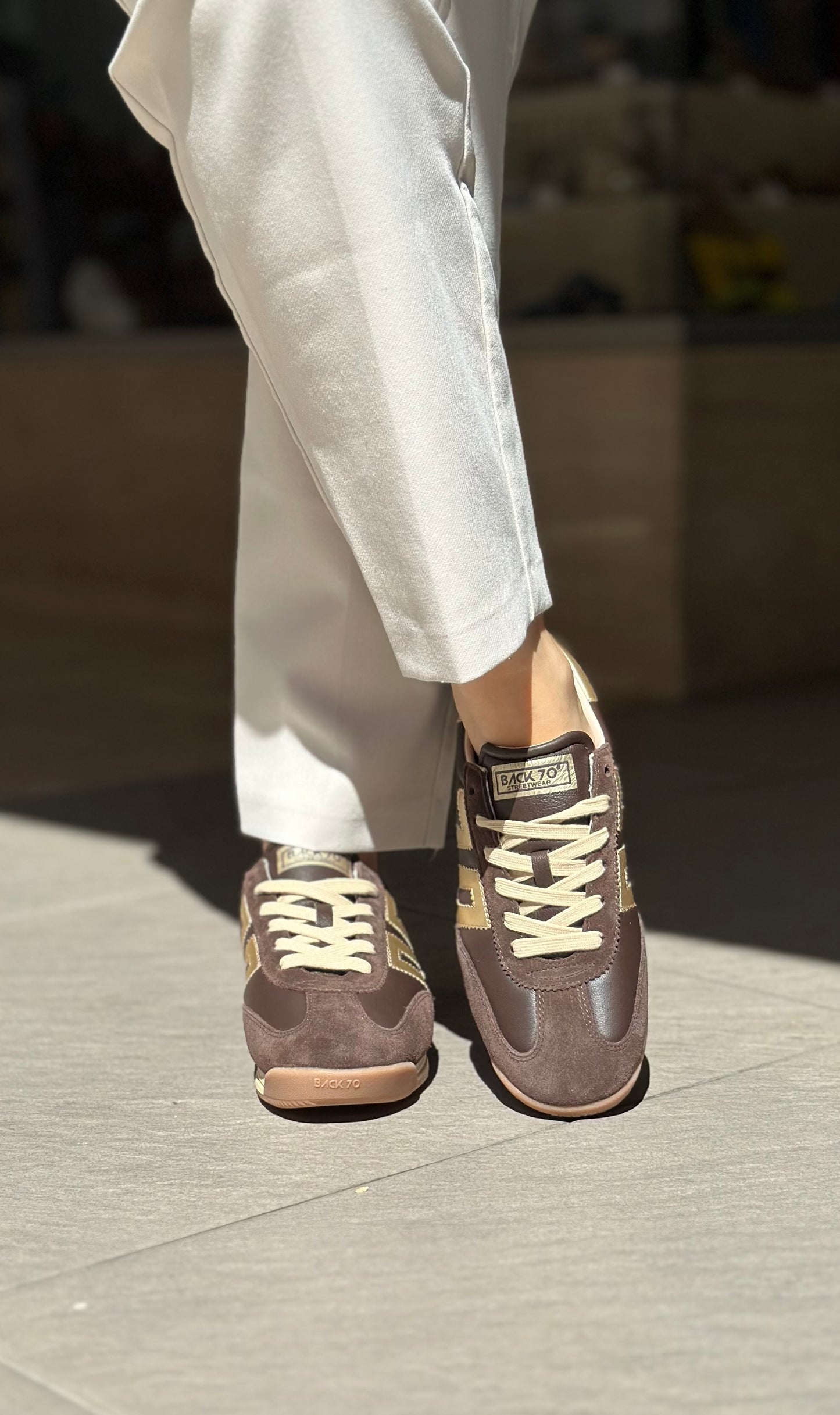 Baskets BACK70 JOGGER marron et doré Femme