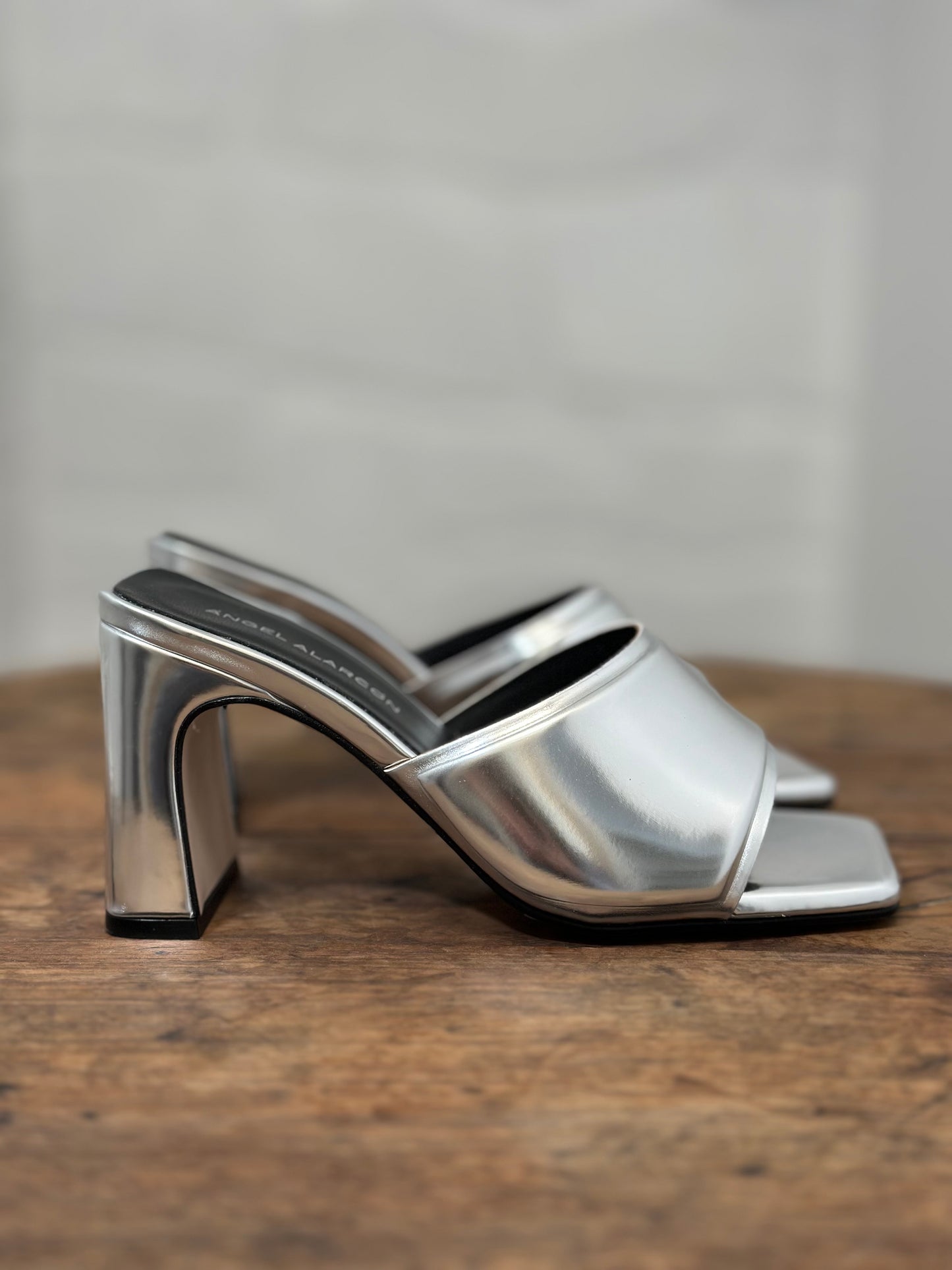 Mules à talons Angel Alarcon argentés femme
