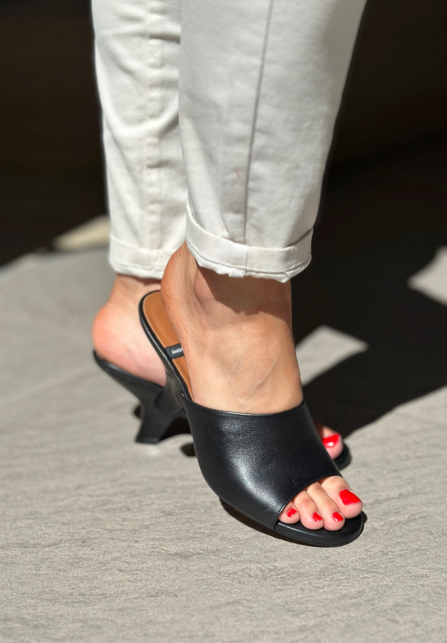 Mules à talons Angel Alarcon noir femme