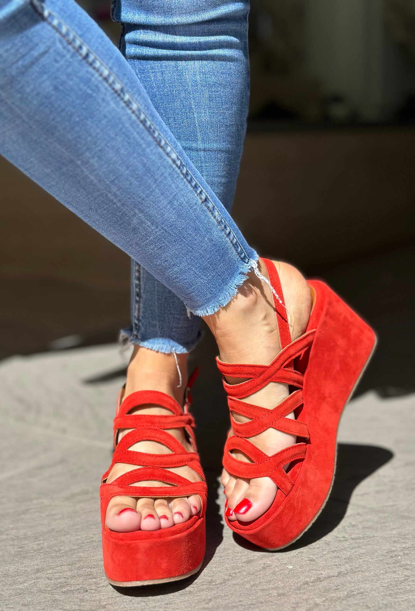 Nu-pieds compensés CAFE NOIR Rouge corail femme