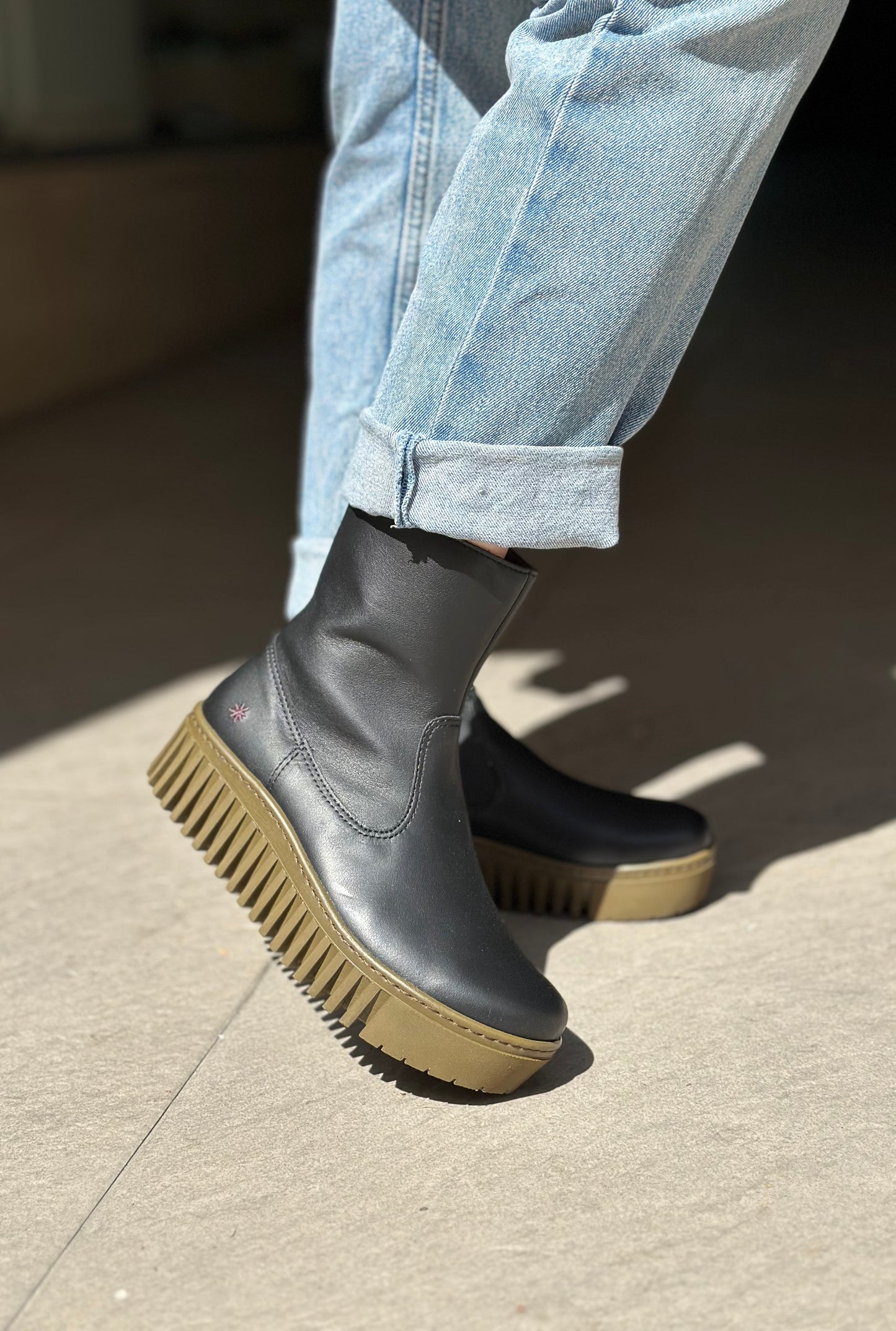 Bottines THE ART COMPAGNY Noir/kaki 1531 femme