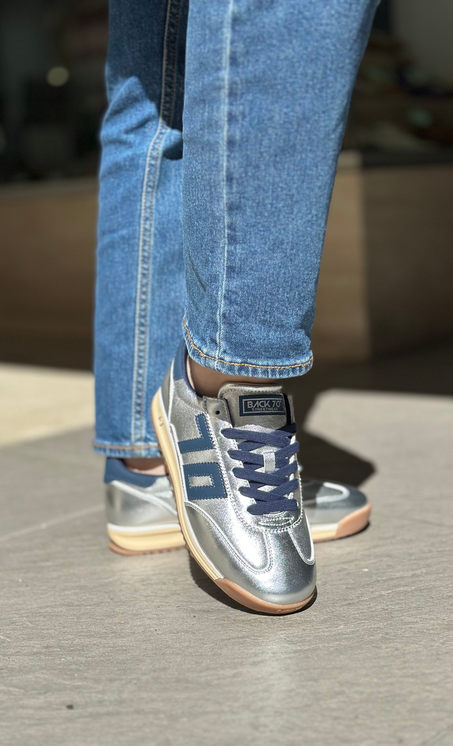 Baskets BACK70 JOGGER Argenté et bleu marine femme
