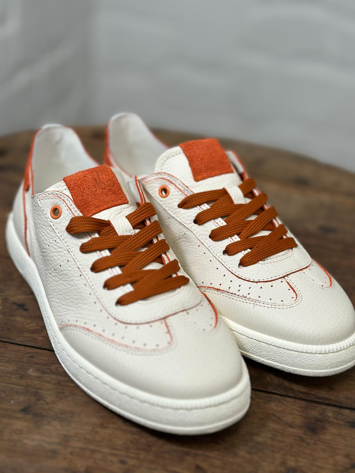 Baskets KEBO Blanc cassé et orange homme