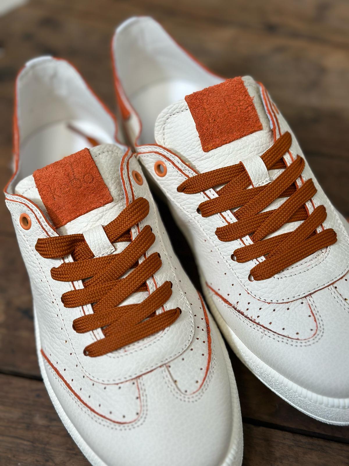 Baskets KEBO Blanc cassé et orange homme