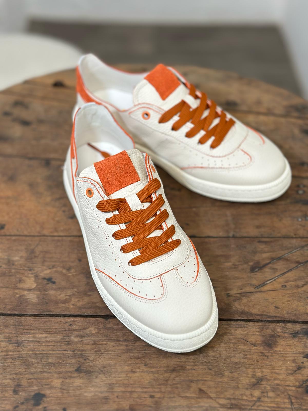 Baskets KEBO Blanc cassé et orange homme