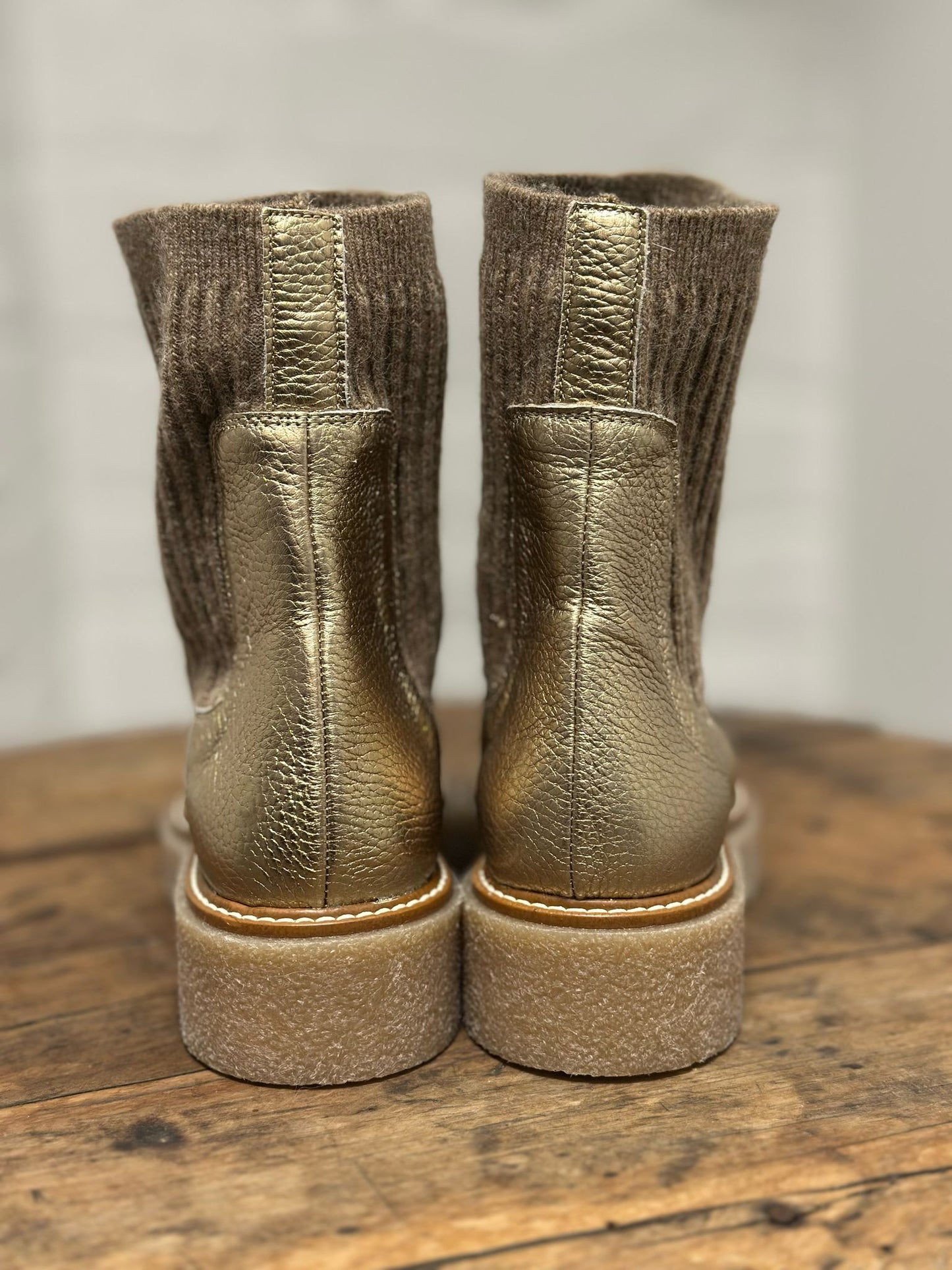 Bottines plates NUCLEO PELTRO 26251 Doré Week end by PEDRO MIRALLES