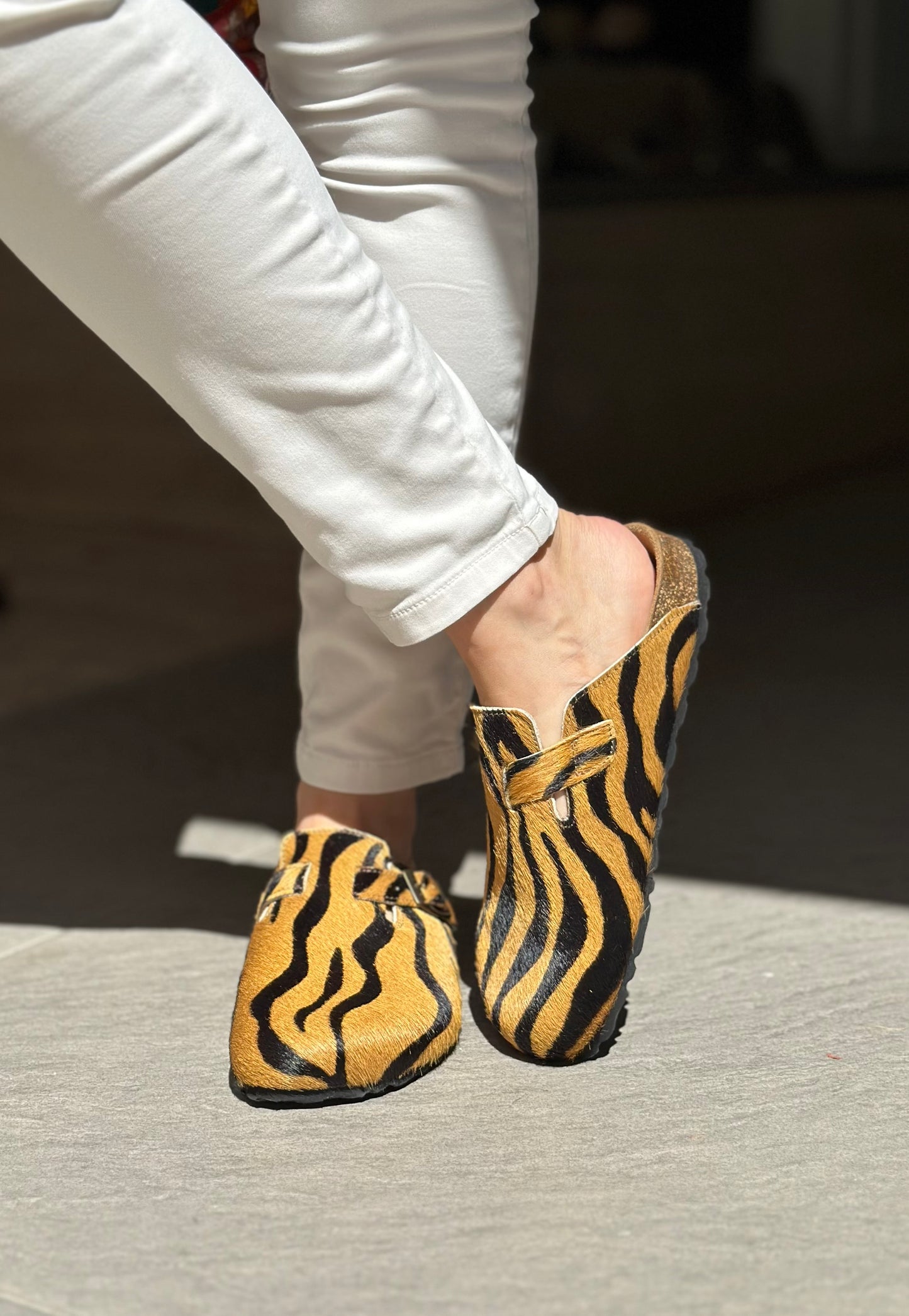 Mules/sabot CUBANAS Poilus zèbre camel et noir femme