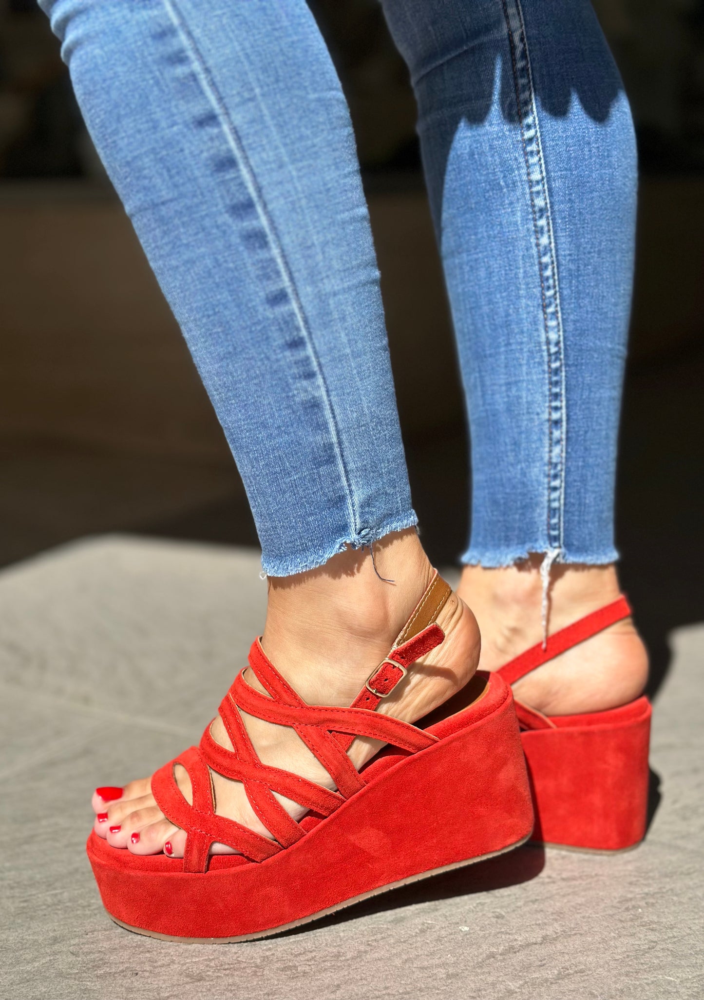 Nu-pieds compensés CAFE NOIR Rouge corail femme
