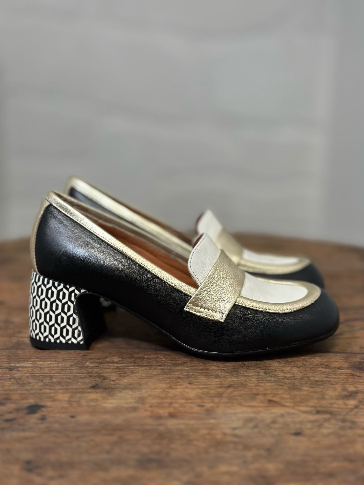 Mocassins à talons LES VENUES Noir et doré femme