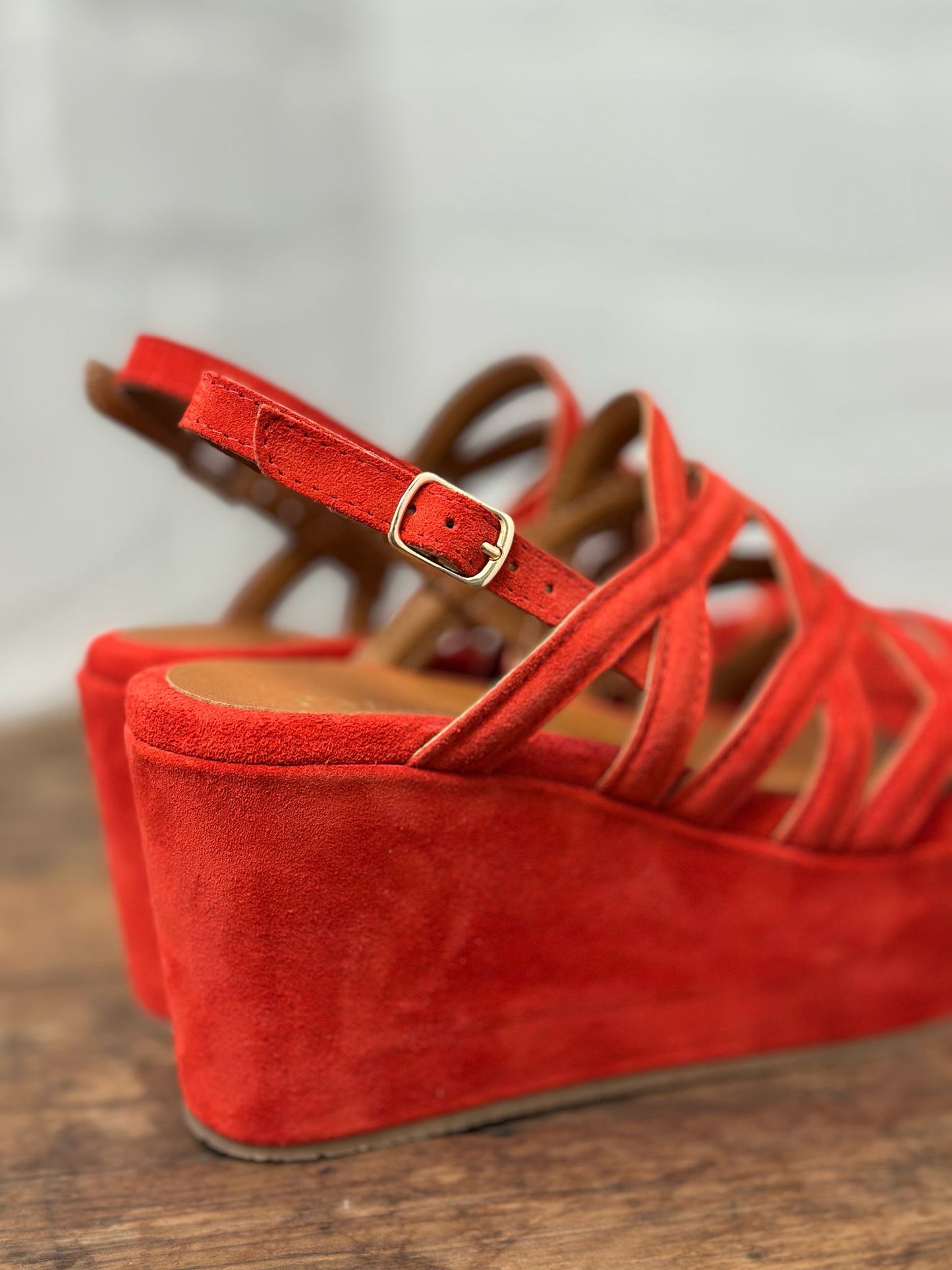 Nu-pieds compensés CAFE NOIR Rouge corail femme