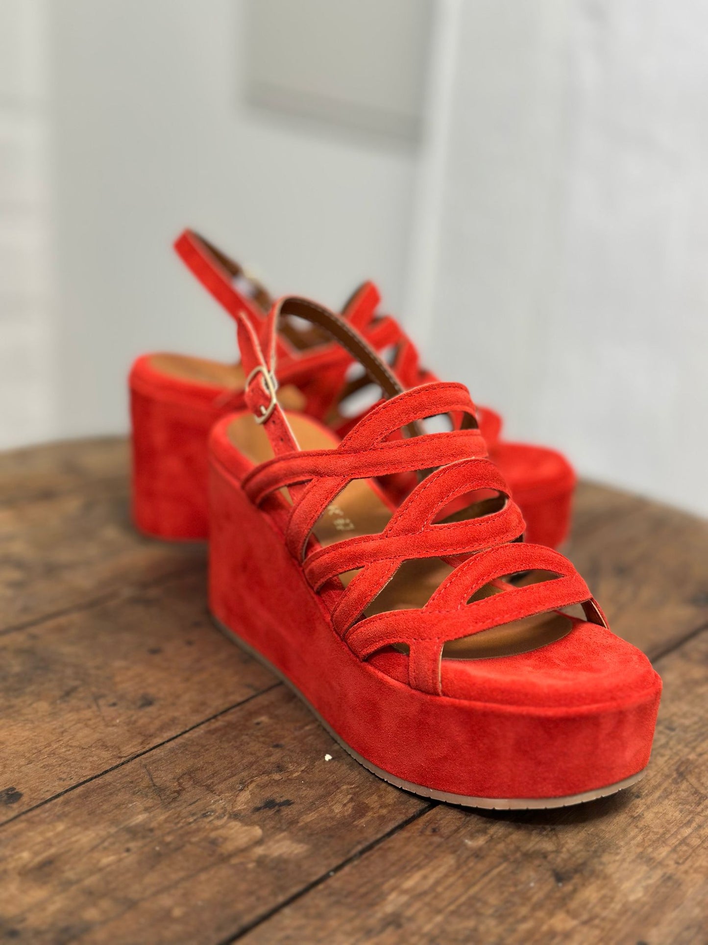 Nu-pieds compensés CAFE NOIR Rouge corail femme