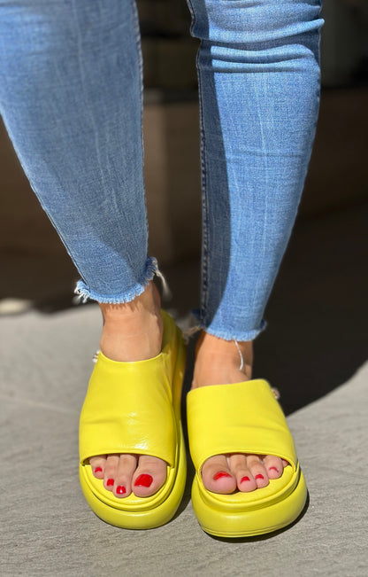 Nu-pieds plateforme CAFE NOIR Jaune femme