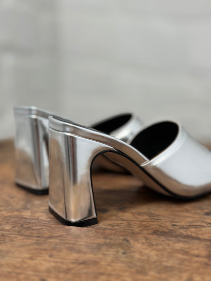 Mules à talons Angel Alarcon argentés femme