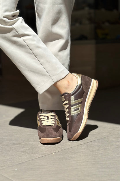 Baskets BACK70 JOGGER marron et doré Femme
