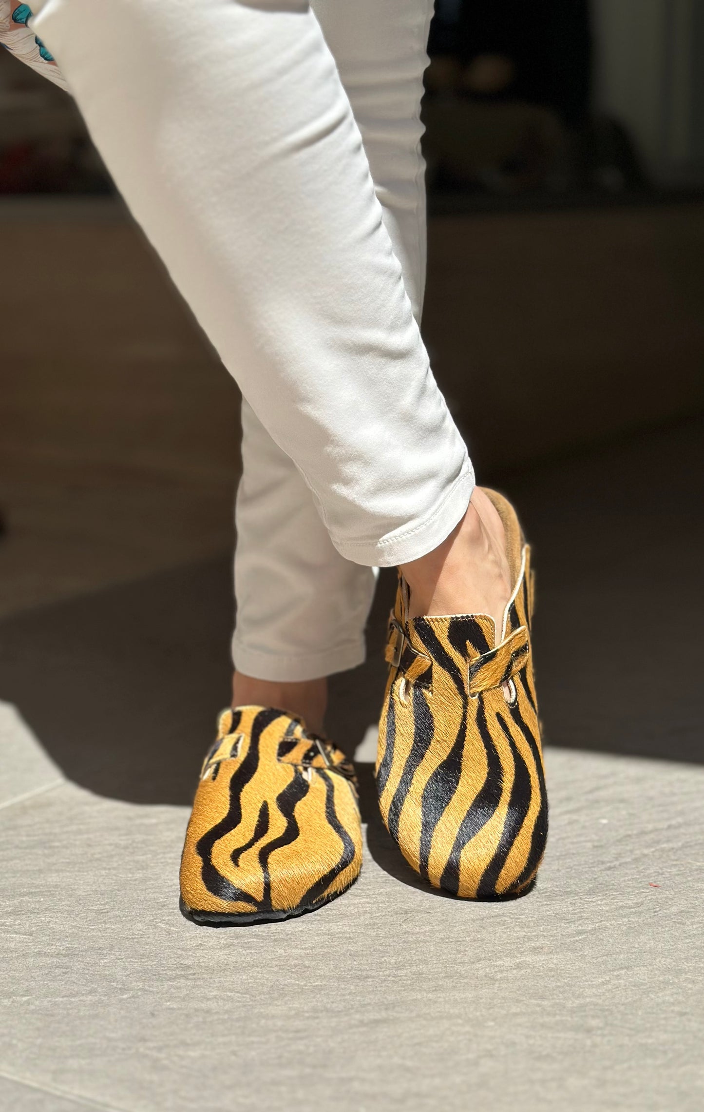 Mules/sabot CUBANAS Poilus zèbre camel et noir femme