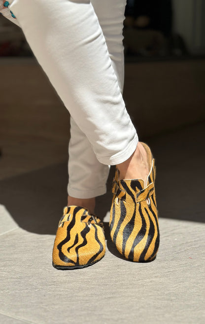 Mules/sabot CUBANAS Poilus zèbre camel et noir femme