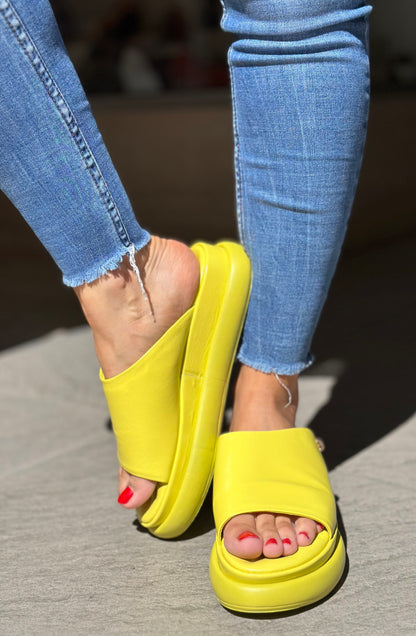 Nu-pieds plateforme CAFE NOIR Jaune femme