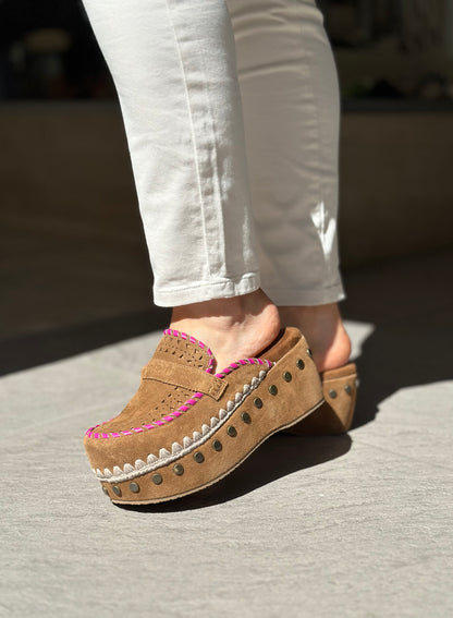 Sabot MOU camel femme