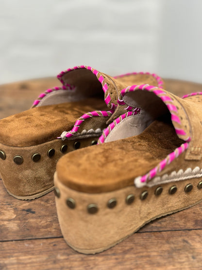 Sabot MOU camel femme