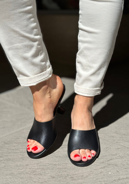 Mules à talons Angel Alarcon noir femme