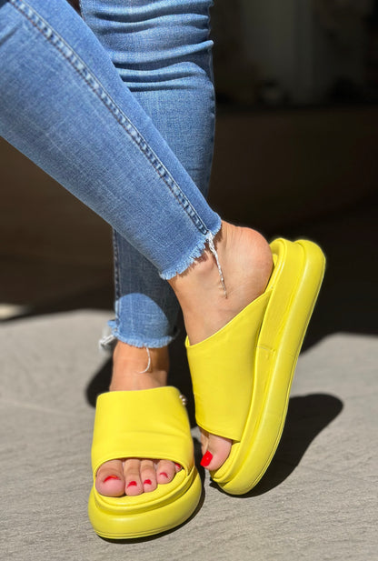 Nu-pieds plateforme CAFE NOIR Jaune femme