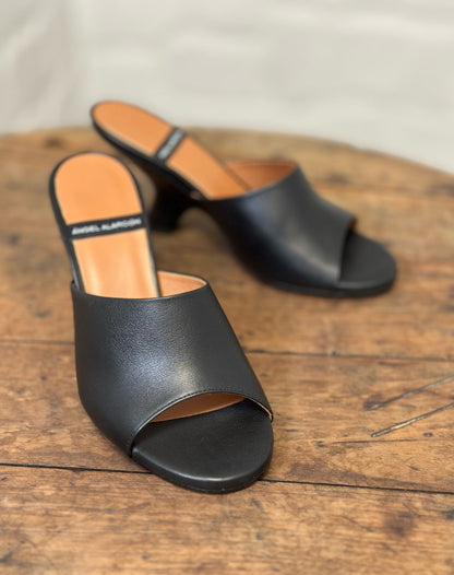 Mules à talons Angel Alarcon noir femme