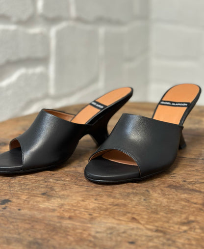 Mules à talons Angel Alarcon noir femme