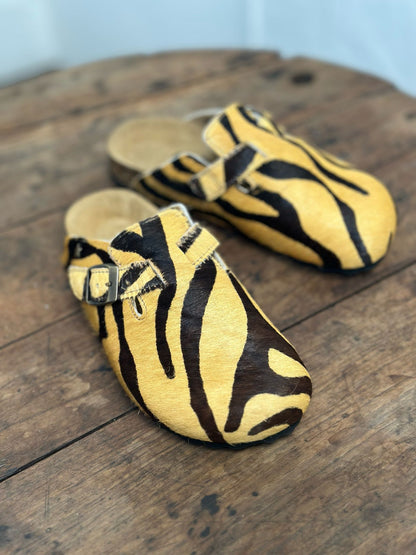 Mules/sabot CUBANAS Poilus zèbre camel et noir femme