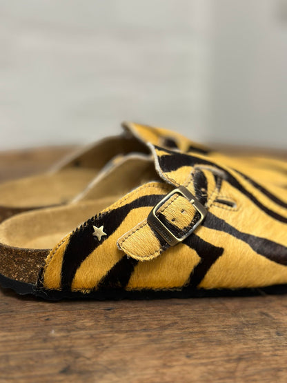 Mules/sabot CUBANAS Poilus zèbre camel et noir femme