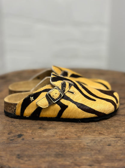Mules/sabot CUBANAS Poilus zèbre camel et noir femme